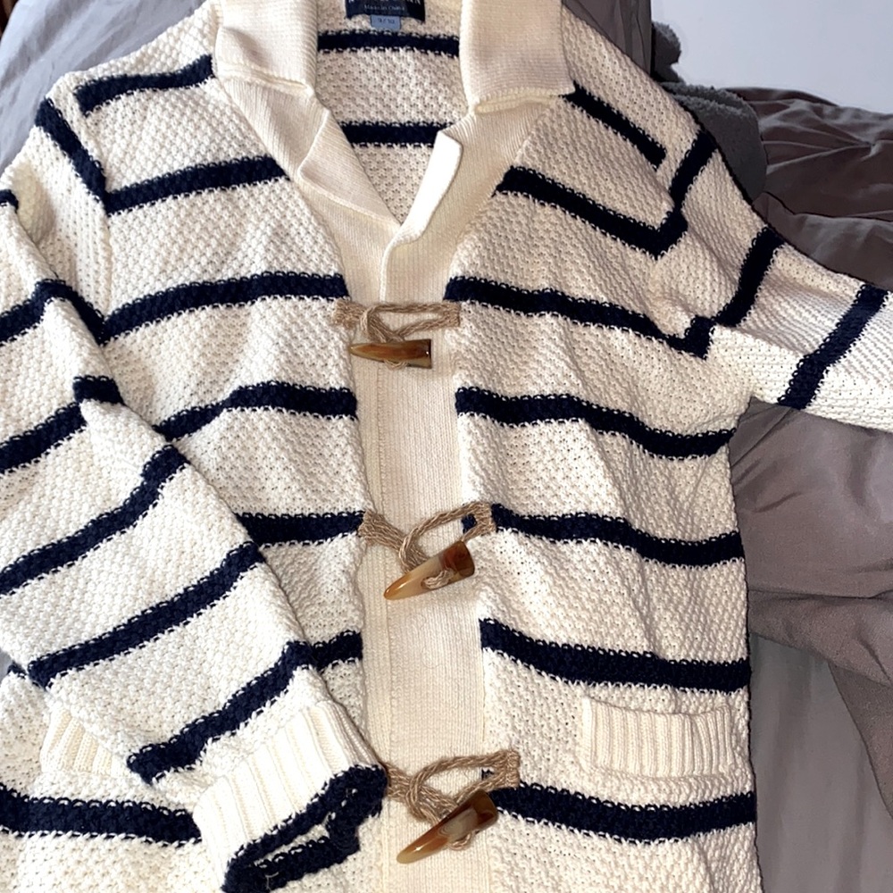 Stunning boys boat sweater! Size 9/10